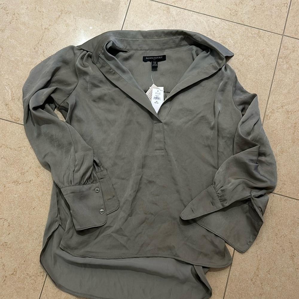 Banana Republic New with tags petite blouse